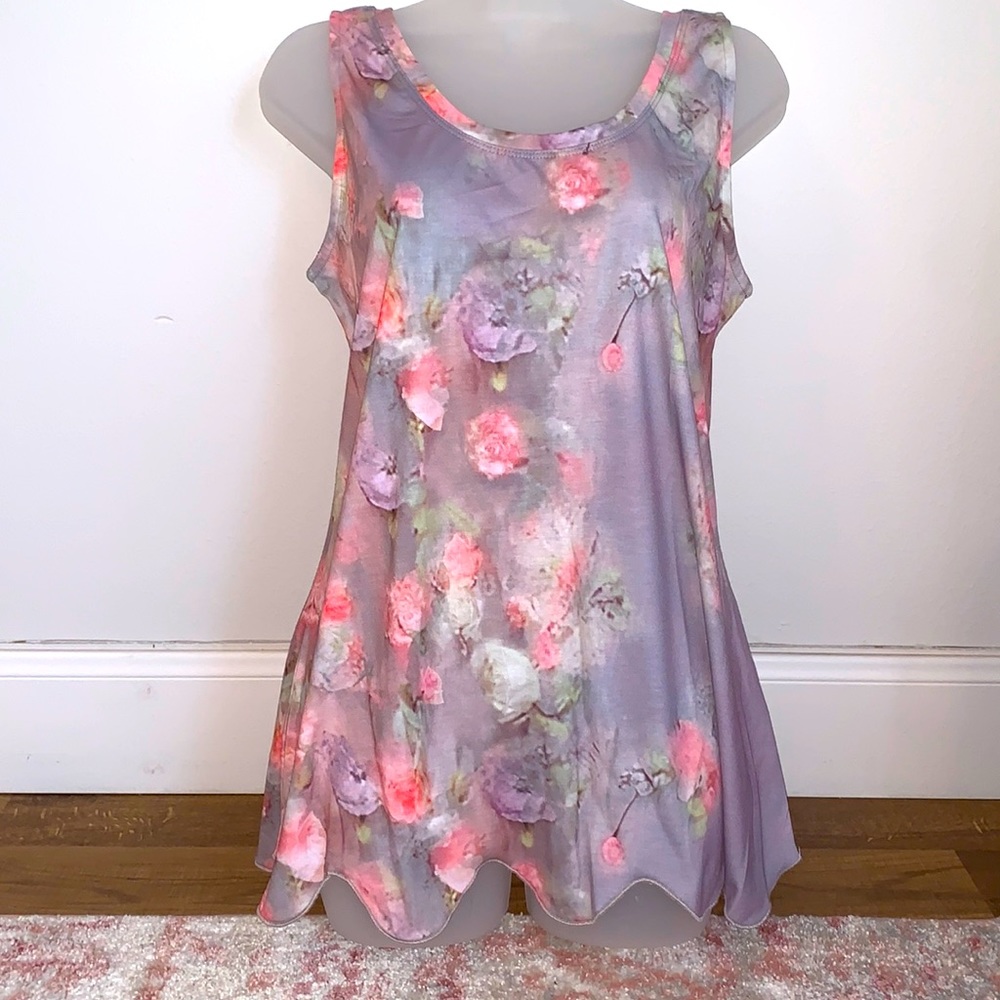 NWT Ladies sleeveless T-shirt. Small